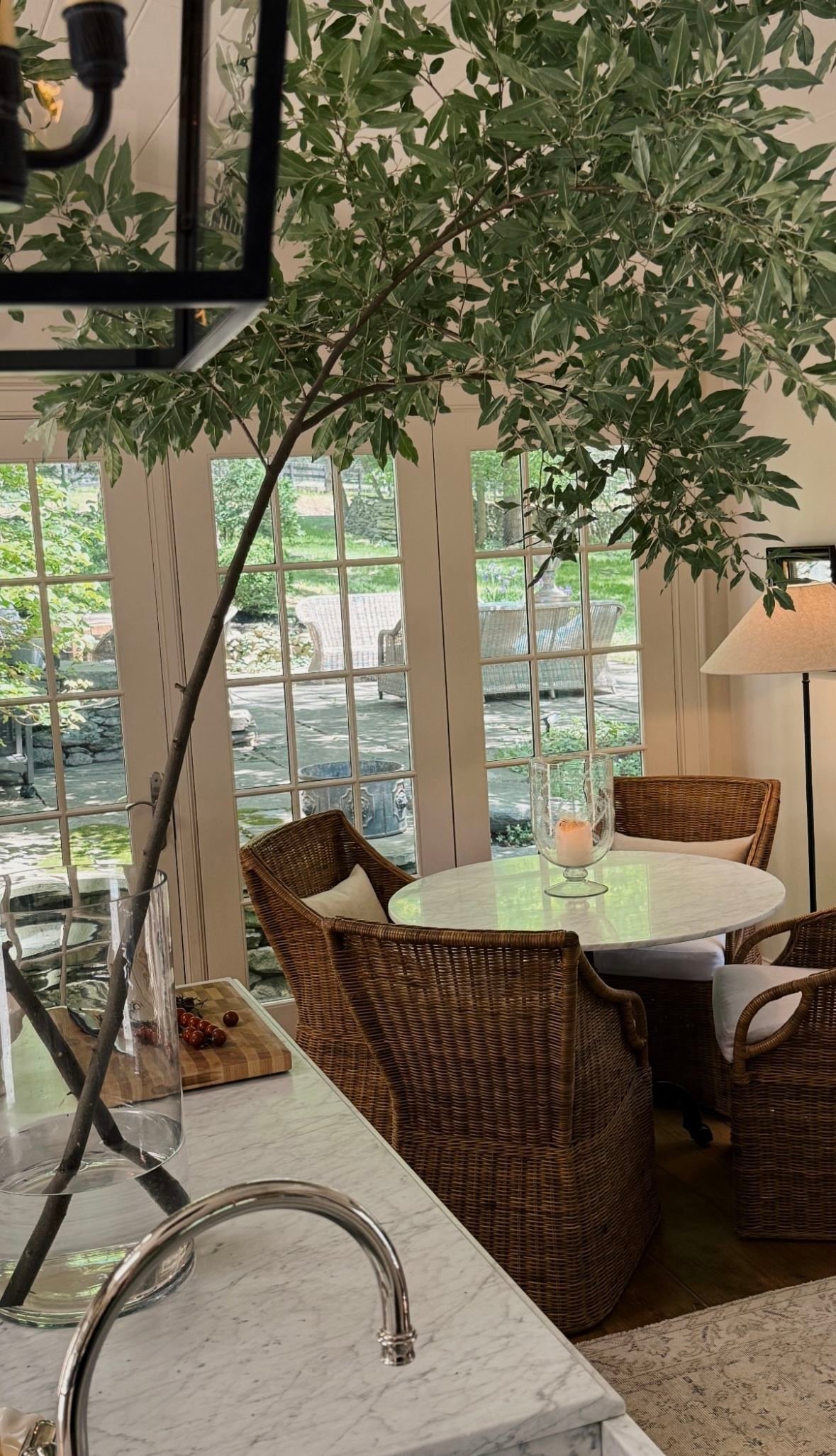 Kitchen Table Decor Tips to Transform Your Dining Space